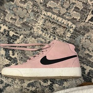 Nike Light Pink Sneakers